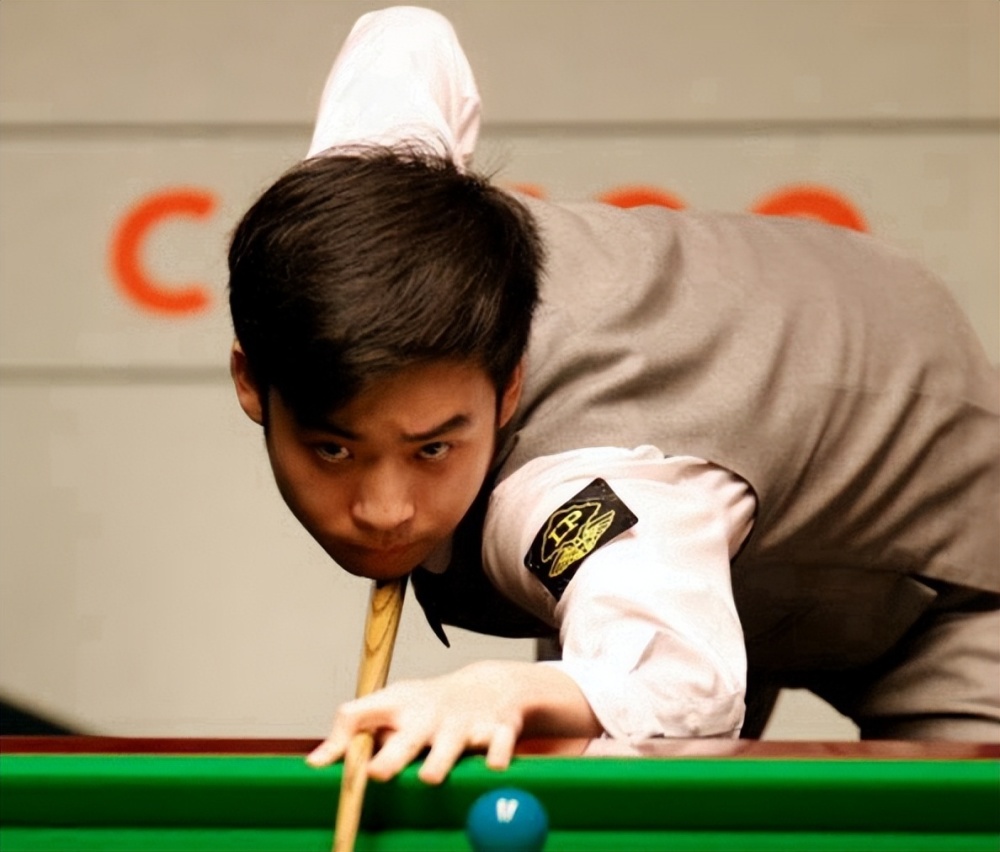 2亿美元 2亿美元