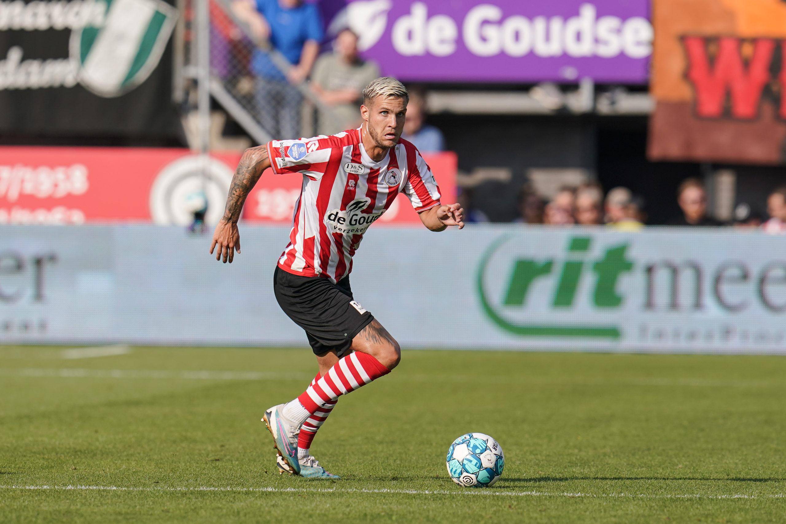 表现非常出 表现非常出