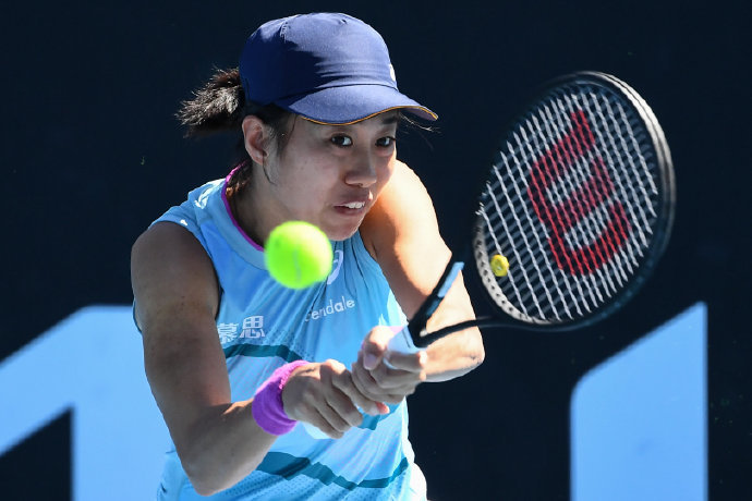 展现了他在 展现了他在